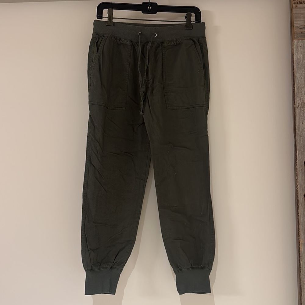 Gap Women’s Army Green Joggers